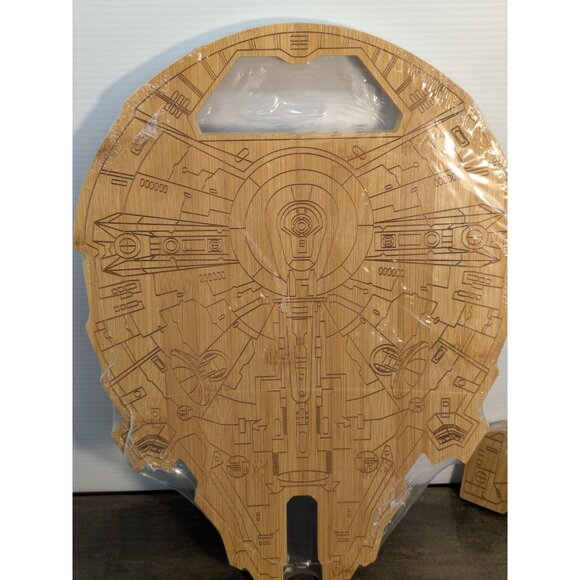 Star Wars Sci-Fi Spaceship Design Bamboo Cutting Board with Stand 2-piece Set - Picture 13 of 16